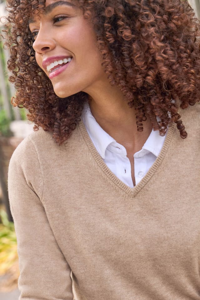 WoolOvers WoolOvers Women's Cashmere & Merino V Neck Knitted Jumper in Camel - 2