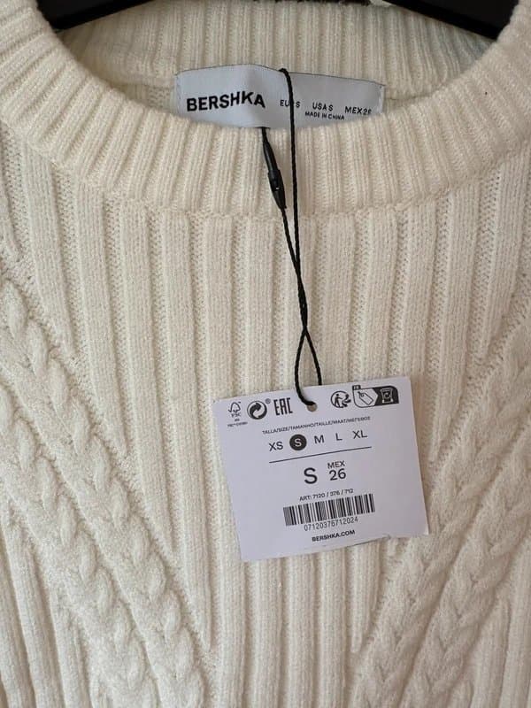 Bershka Bershka Cream Cropped Knitted jumper