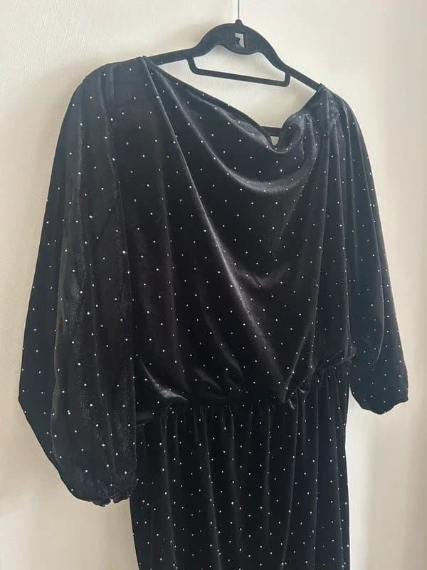 Never Fully Dressed Never Fully Dressed Black Velvet Midi Dress – Size 18