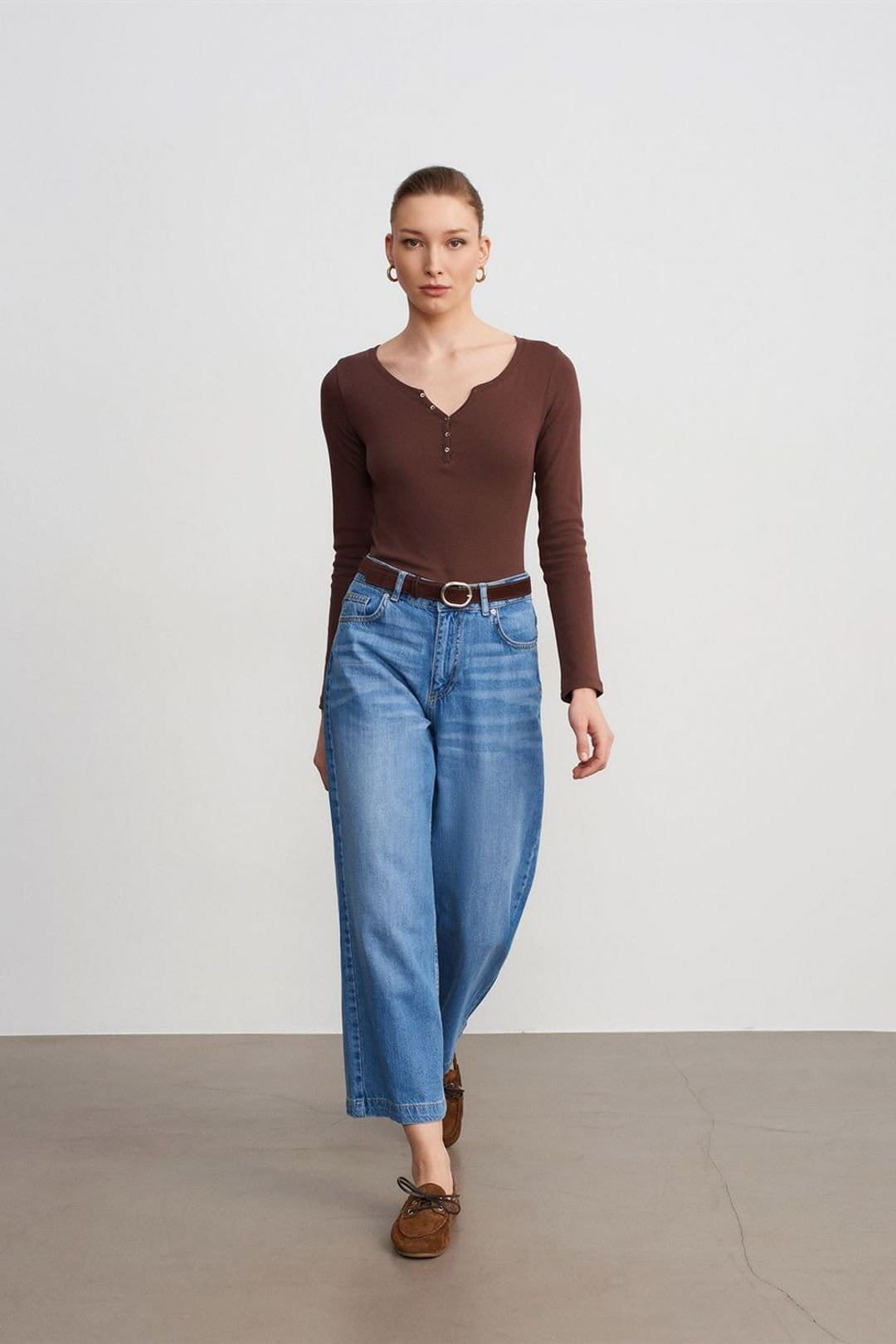 Dilvin Dilvin Women's High-Waist Wide-Leg Jeans in Mid Blue - 4
