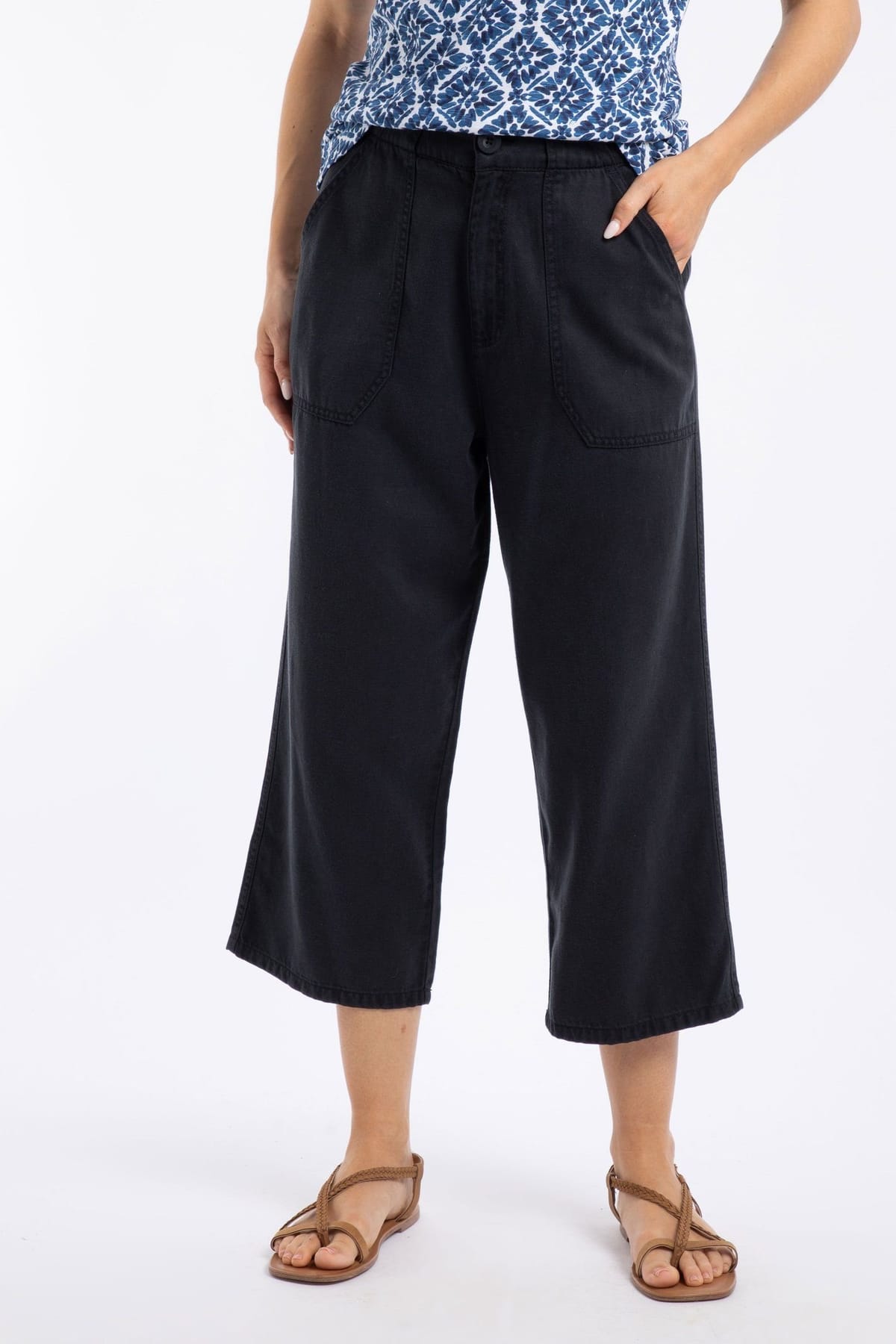 Weird Fish Weird Fish Women's Angelika Cropped Wide Leg Trousers in Midnight - 1