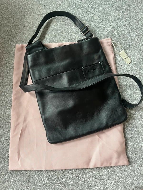 Radley Radley London Black Leather Crossbody / Shoulder Bag with Dust Bag