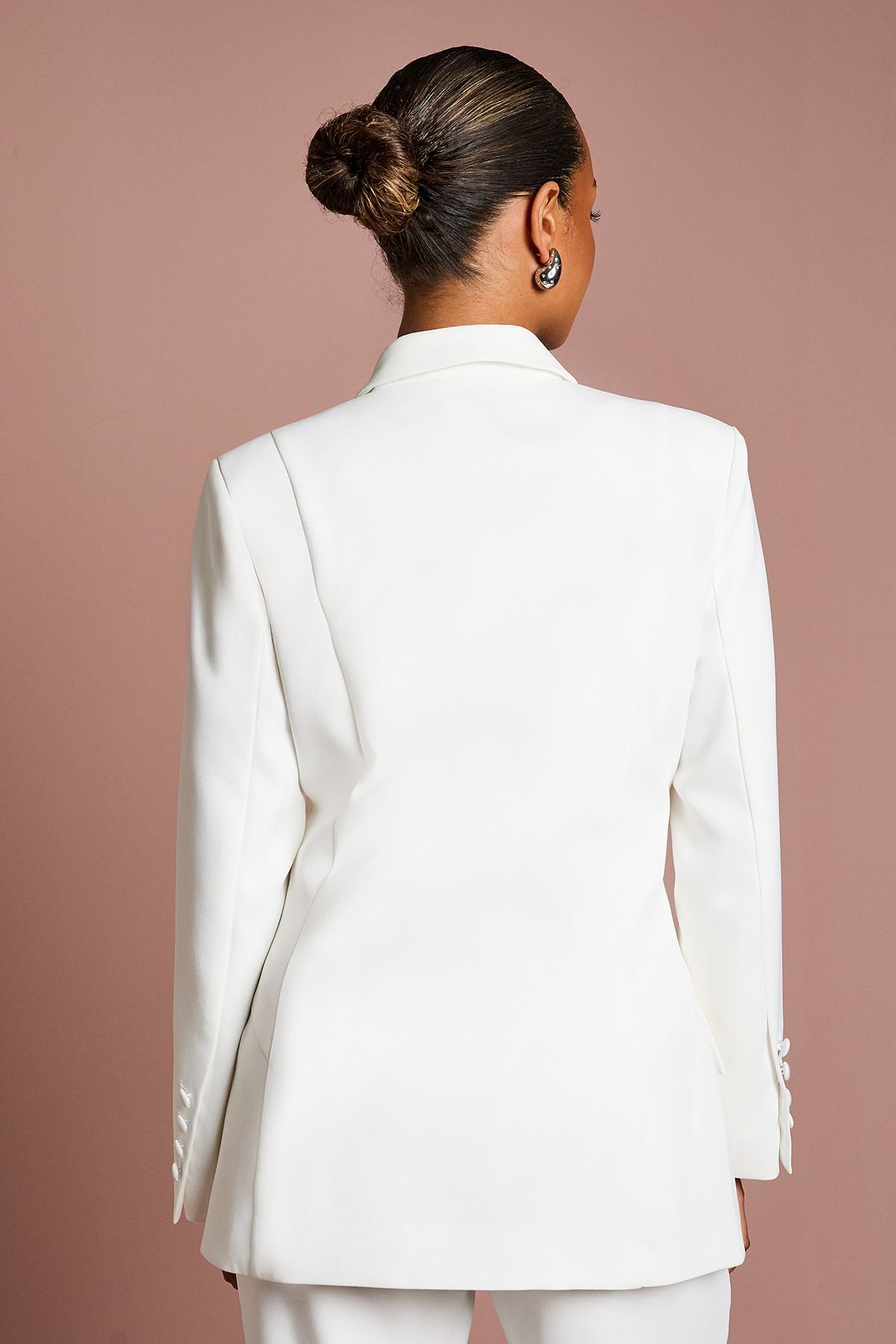 Coast Coast Women's Petite Premium Hourglass Silhouette Double Breasted Blazer in Ivory - 3