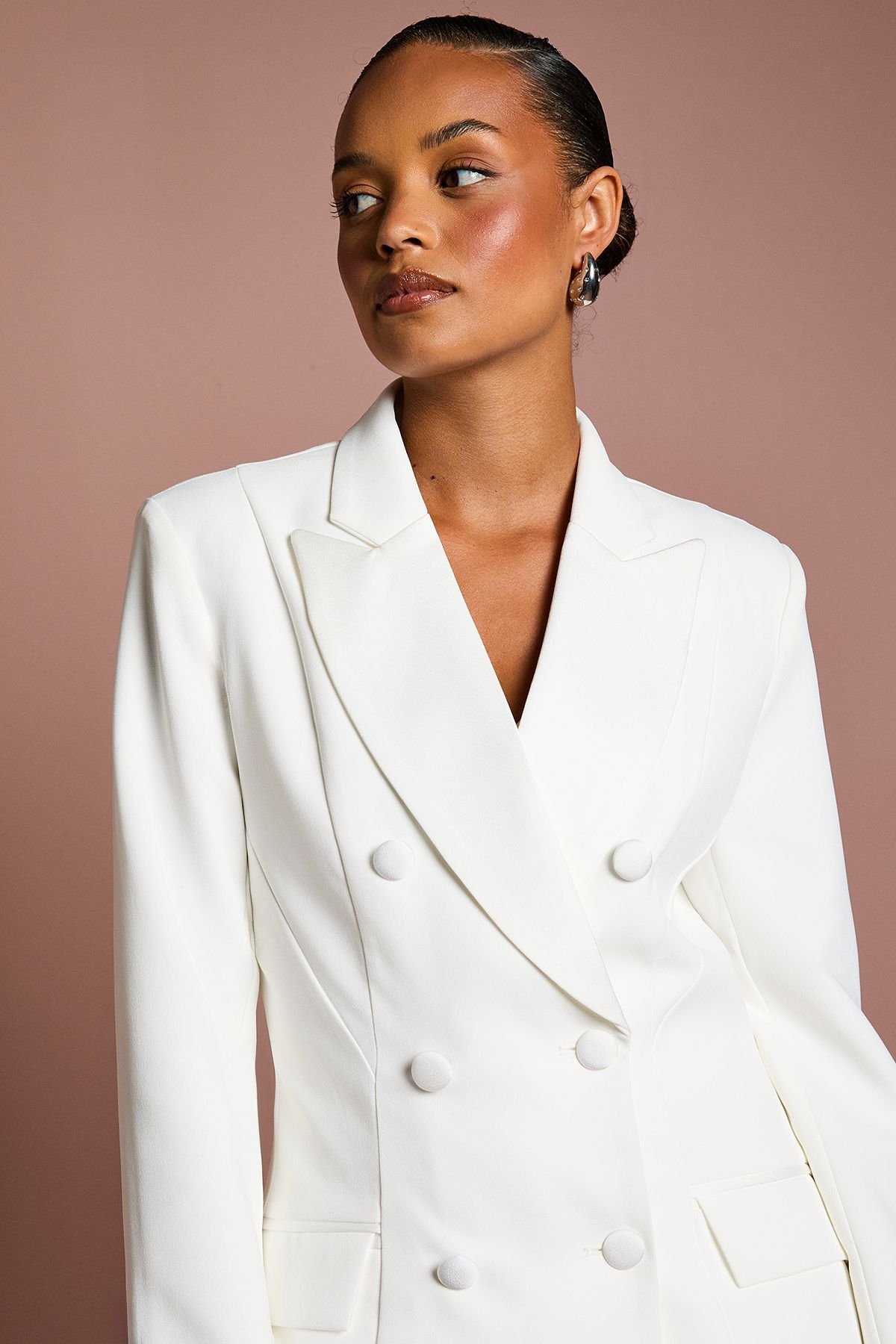 Coast Coast Women's Petite Premium Hourglass Silhouette Double Breasted Blazer in Ivory - 4