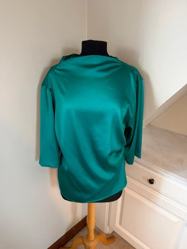 ASOS Design ASOS Design Elegant Emerald Green Silky Blouse with Back Tie Detail Size 16
