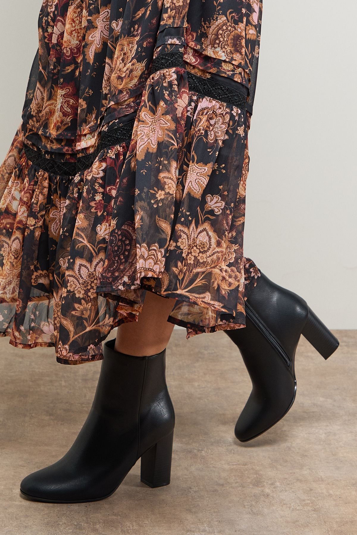 Oasis Oasis Women's Louisa Faux Leather Round Toe Stacked High Heel Ankle Boots in Black - 2