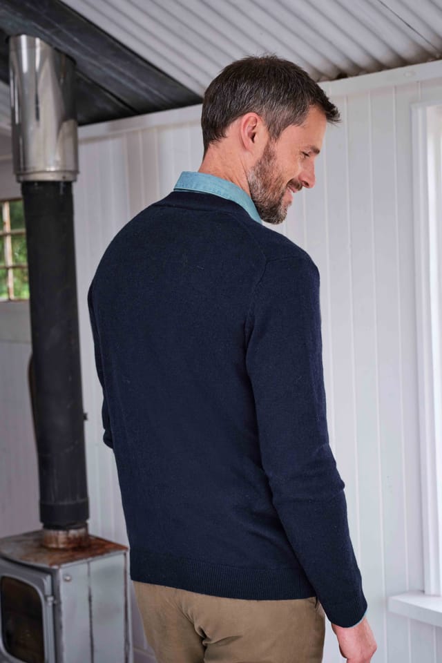WoolOvers WoolOvers Men's Cashmere & Merino V Neck Cardigan in Dark Navy - 3