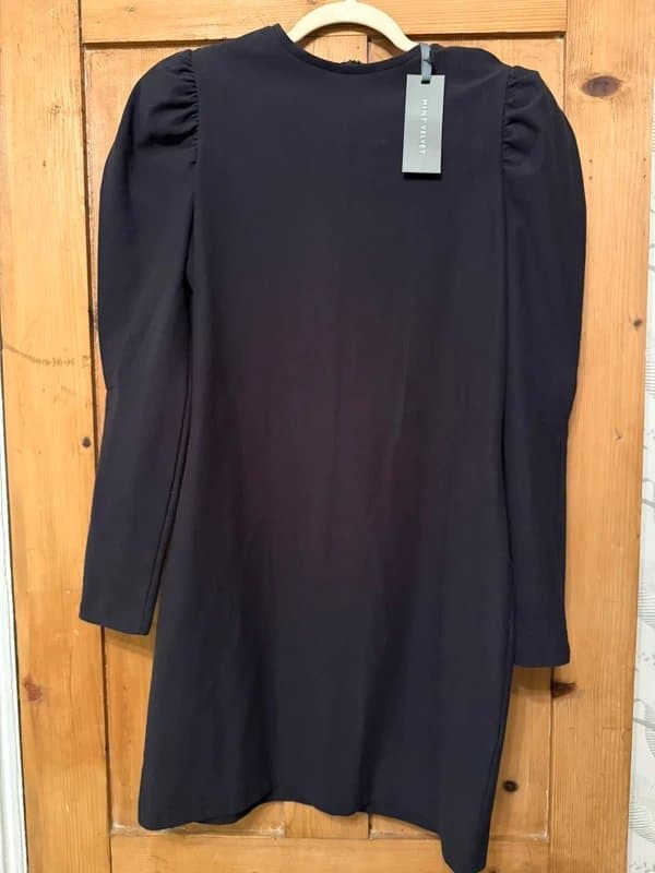 Mint Velvet Mint Velvet Black Long Sleeve Shift Dress – Size M – New with Tags