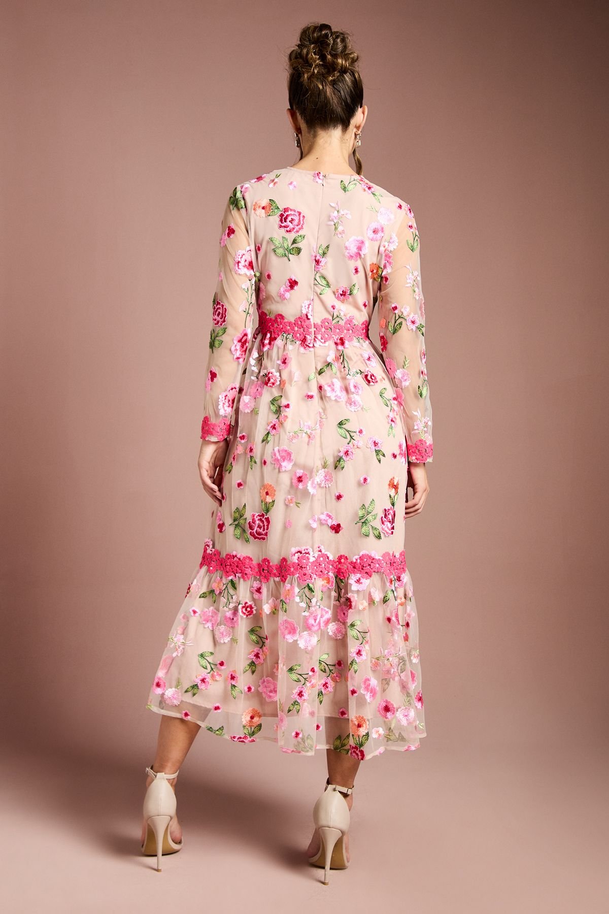 Coast Coast Women's Embroidered Floral Midi Dress in Nude - 3