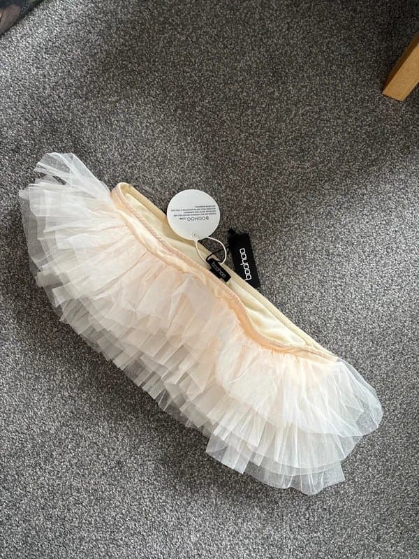 Boohoo Boohoo white crop top