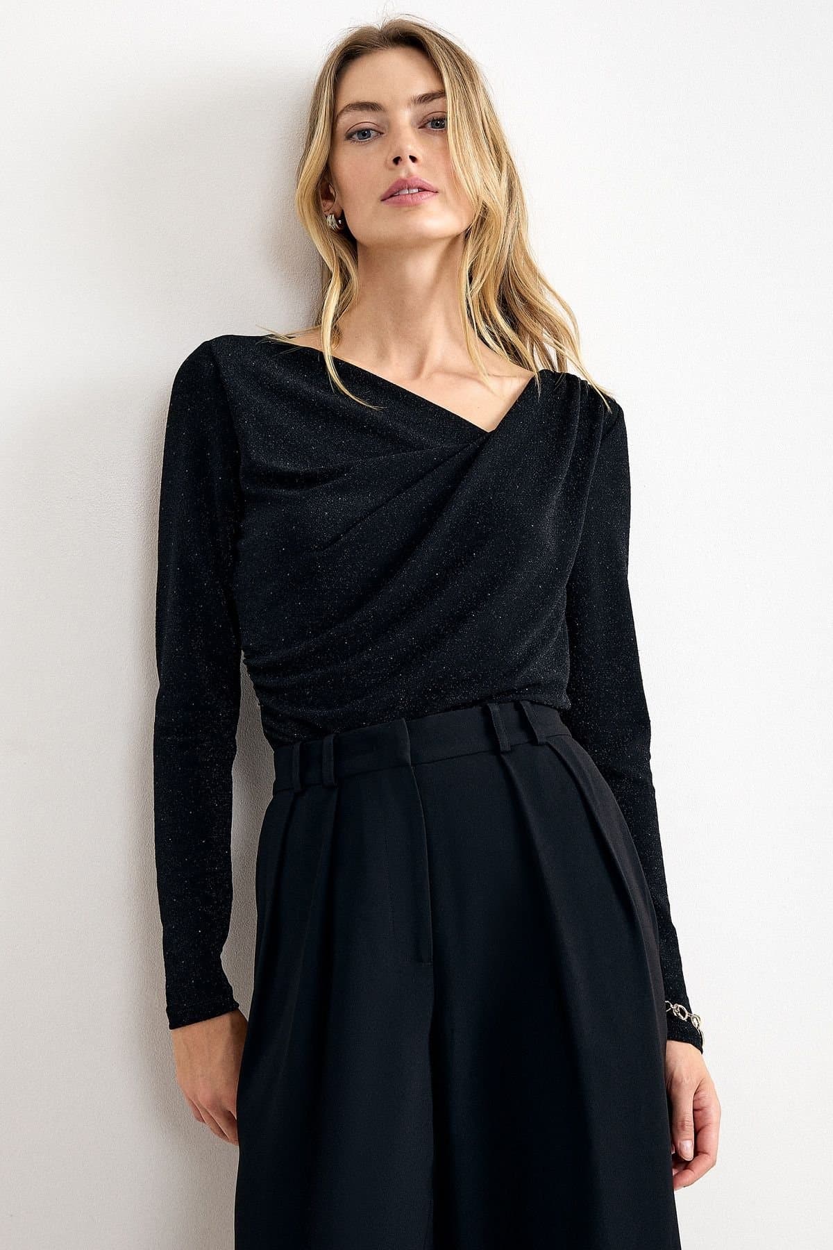 Phase Eight Phase Eight Women's Marcy Asymmetric Shimmer Top in Black