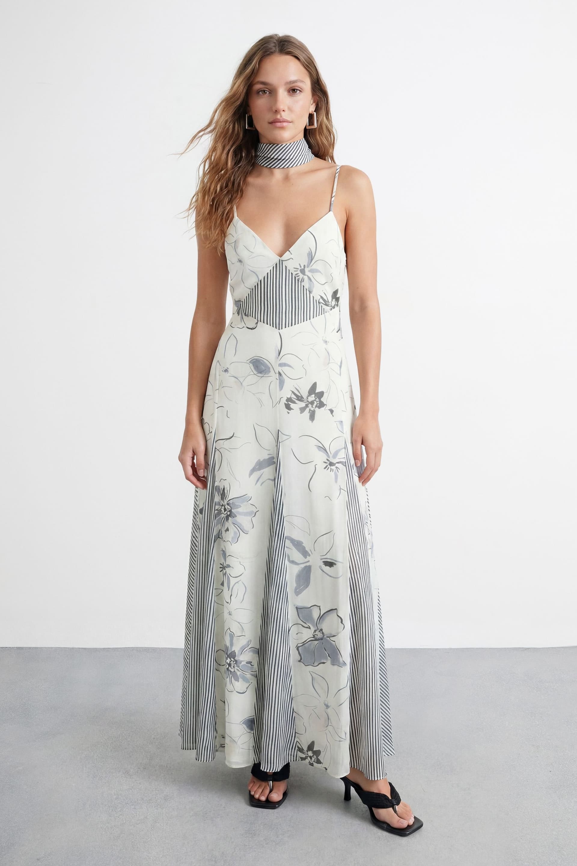 Warehouse Warehouse Women's Print Mix Tie Neck Chiffon Panelled Maxi Dress in Mono