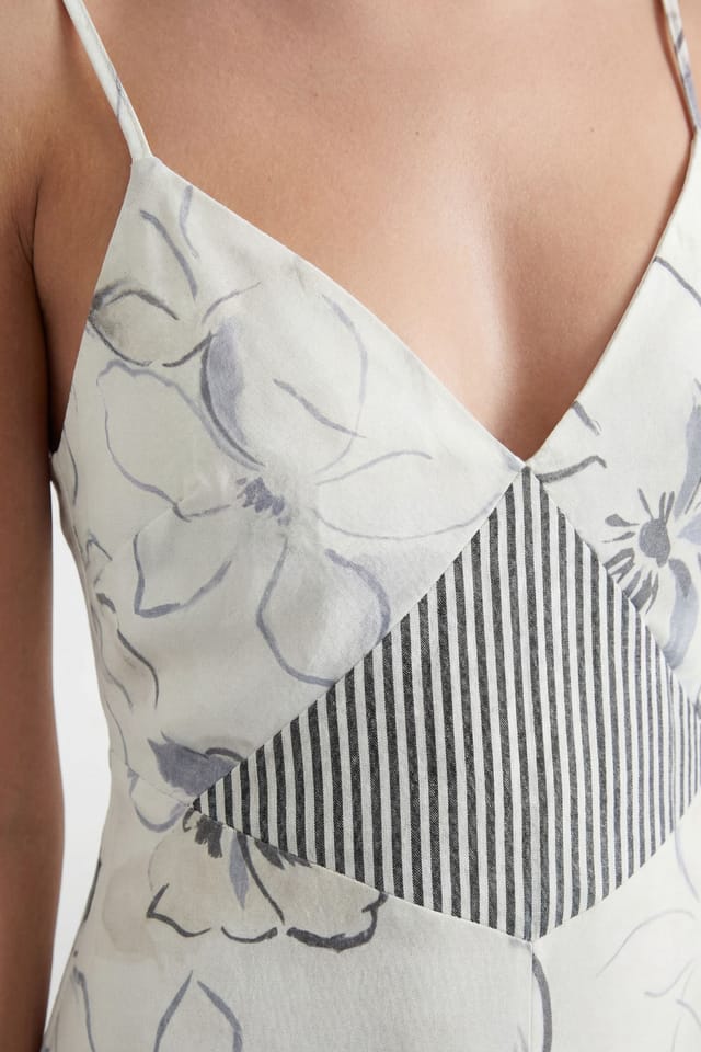 Warehouse Warehouse Women's Print Mix Tie Neck Chiffon Panelled Maxi Dress in Mono - 3