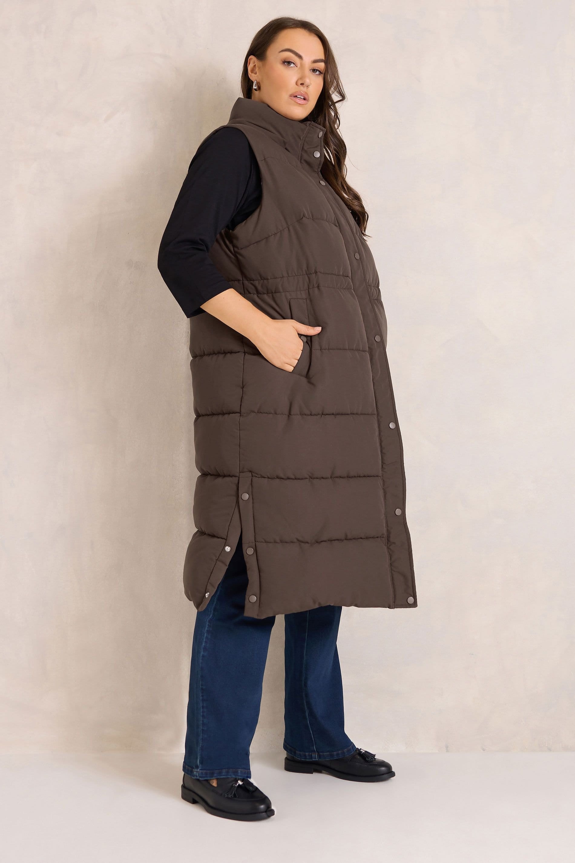 Evans Evans Women's Maxi Gilet in Chocolate - 4