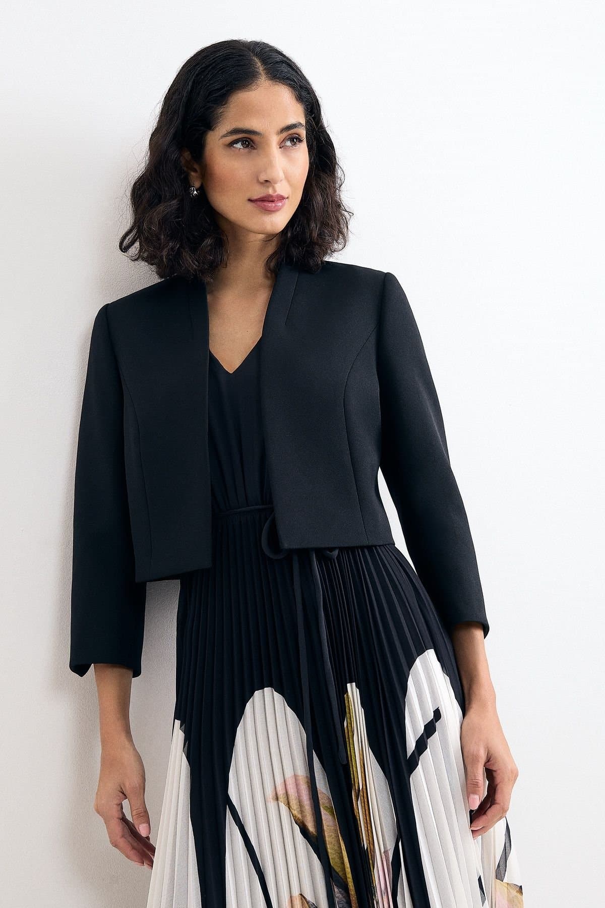 Phase Eight Phase Eight Women's Cropped Blazer Jacket in Midnight