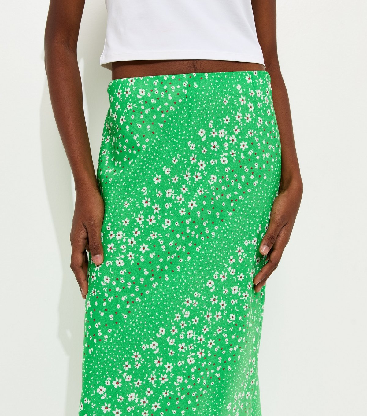 New Look Women's Green Floral Print Crepe Bias Cut Midi Skirt New Look - 3