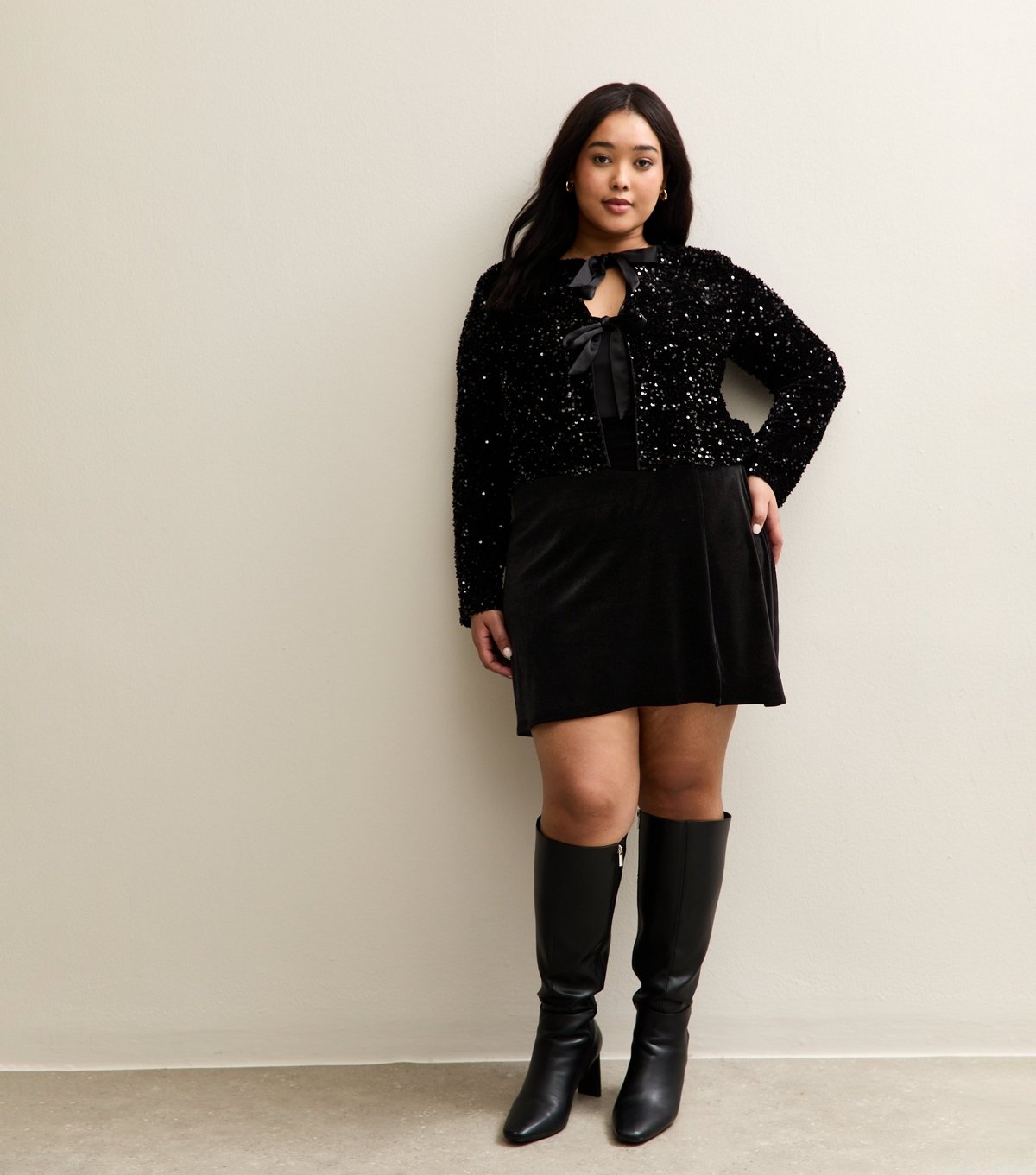 New Look Women's Plus Size Black Velvet Side Split Mini Skirt Curves New Look - 2