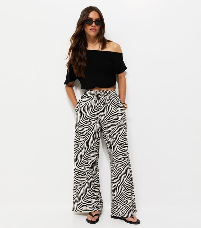 New Look Women's Petite Black Zebra Print Crinkled Wide Leg Trousers New Look - 2