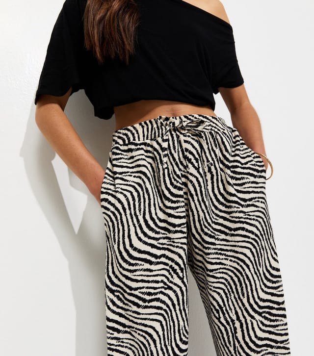 New Look Women's Petite Black Zebra Print Crinkled Wide Leg Trousers New Look - 3