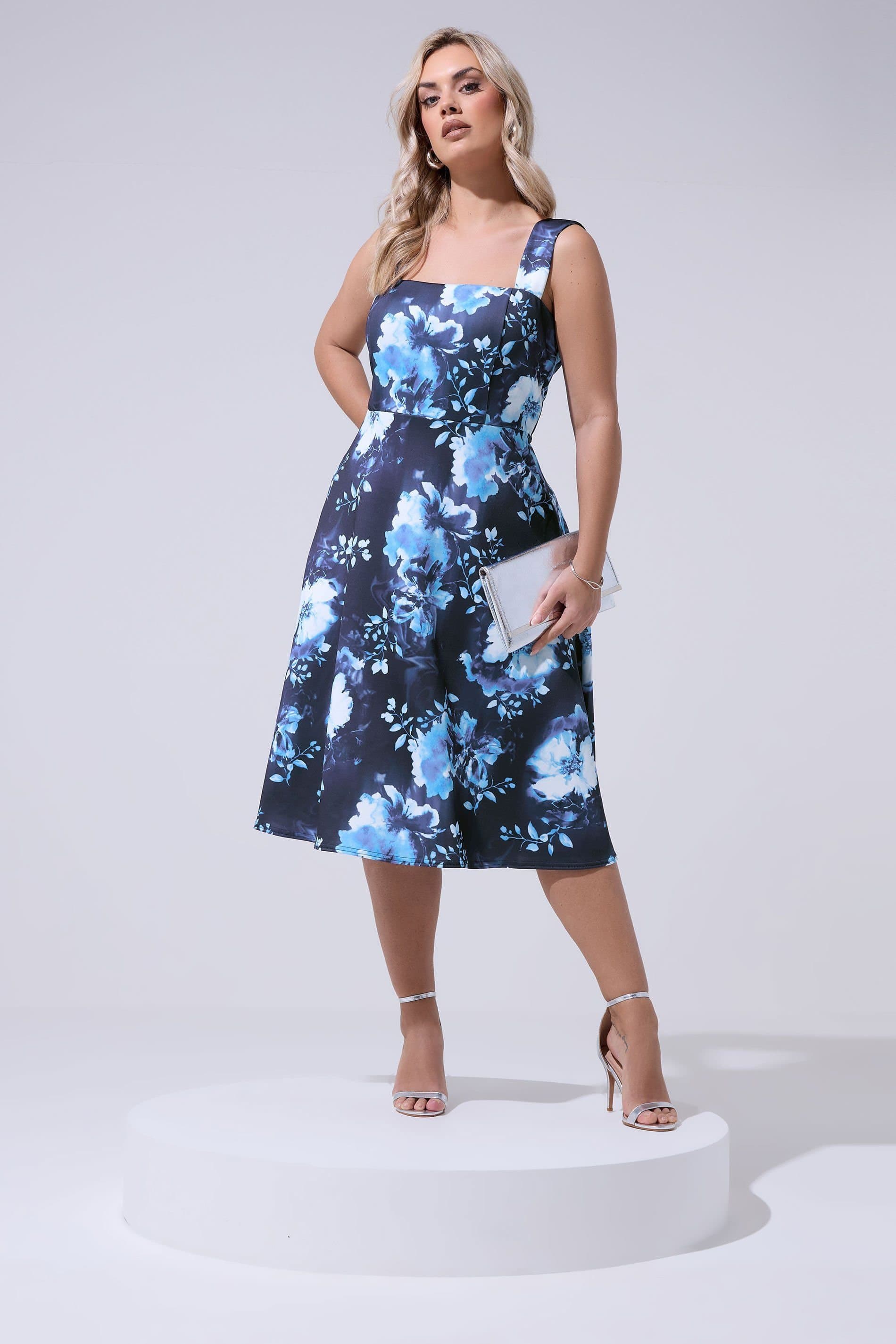 Yours Yours Women's Floral Skater Dress in Dark Blue