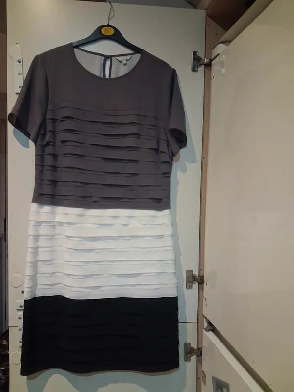 Per Una NWOT, Per Una, ruche dress. Size 14