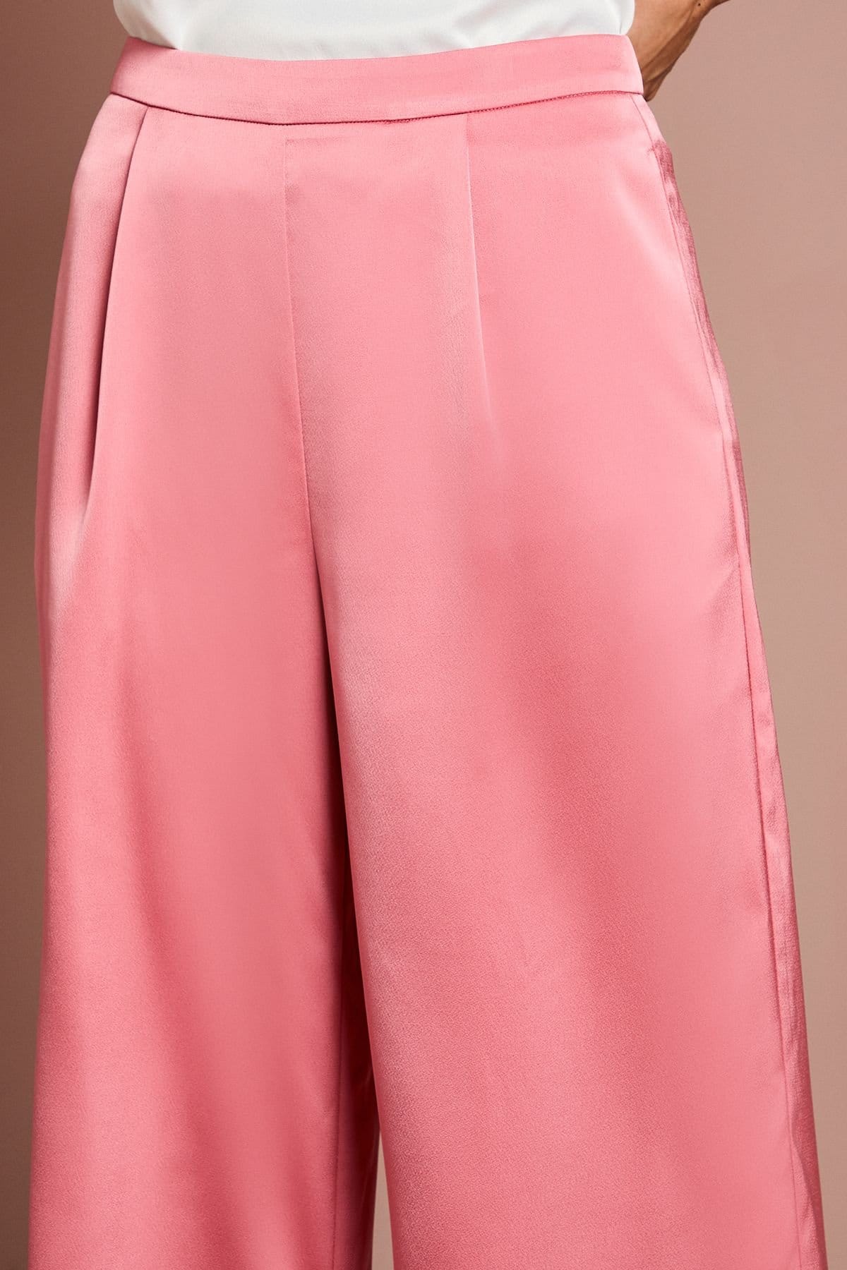 Coast Coast Women's Satin Flare Trouser in Rose - 4