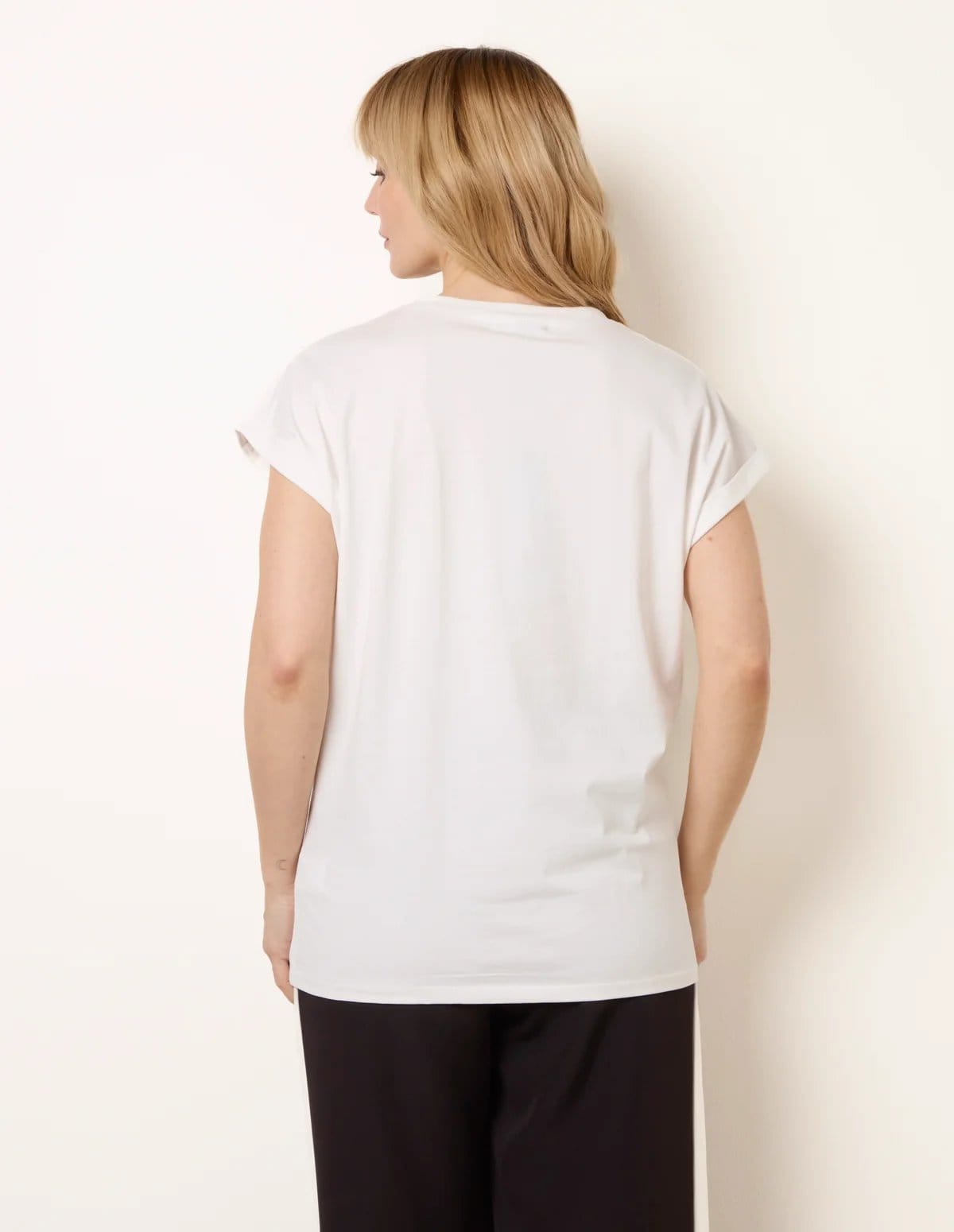 Blue Vanilla T-Shirt With Floral Embroidery - 4