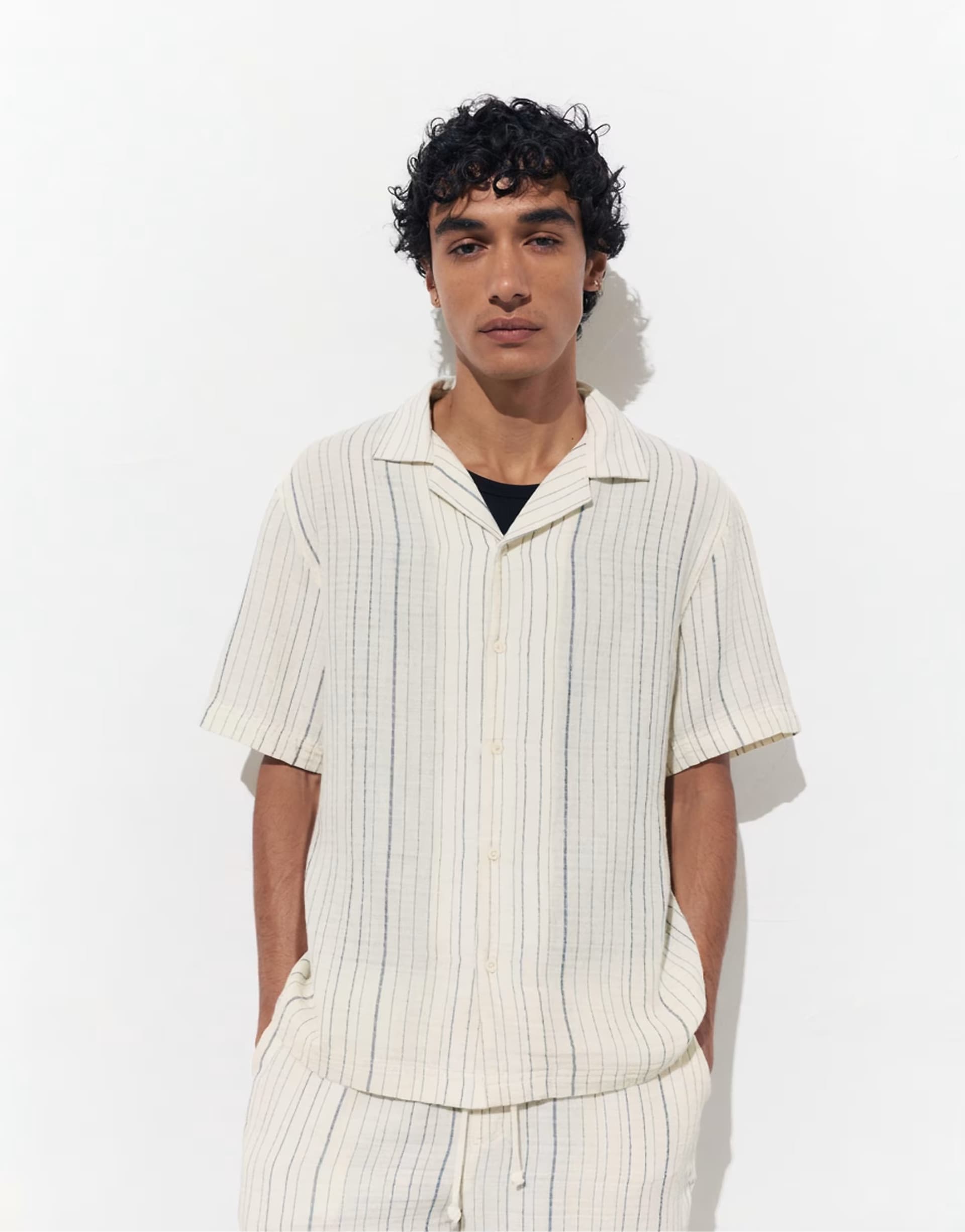 ASOS Pull&Bear Short sleeve crepe striped shirt in white/navy