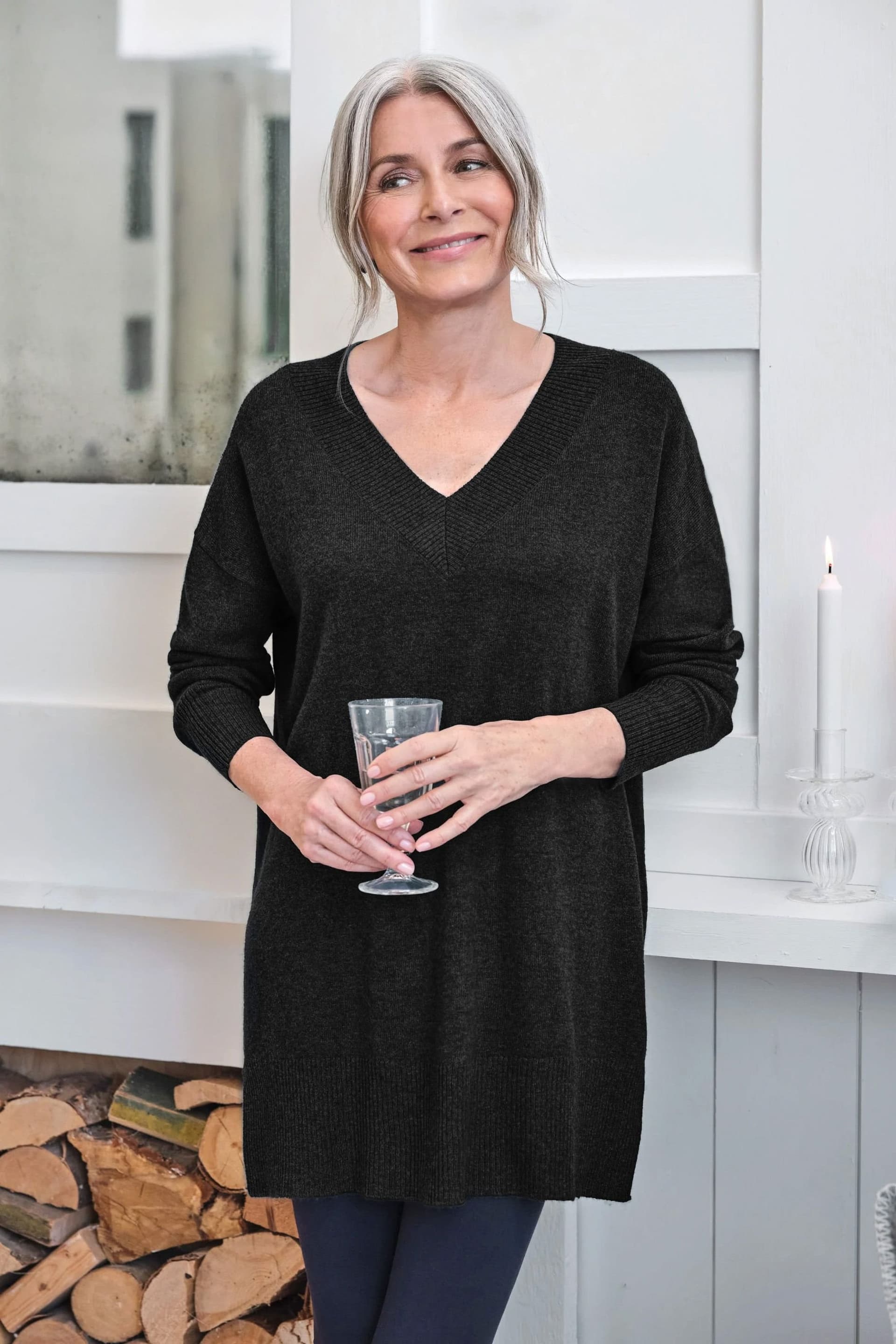 WoolOvers WoolOvers Women's Cashmere Merino Deep V Neck Tunic in Black