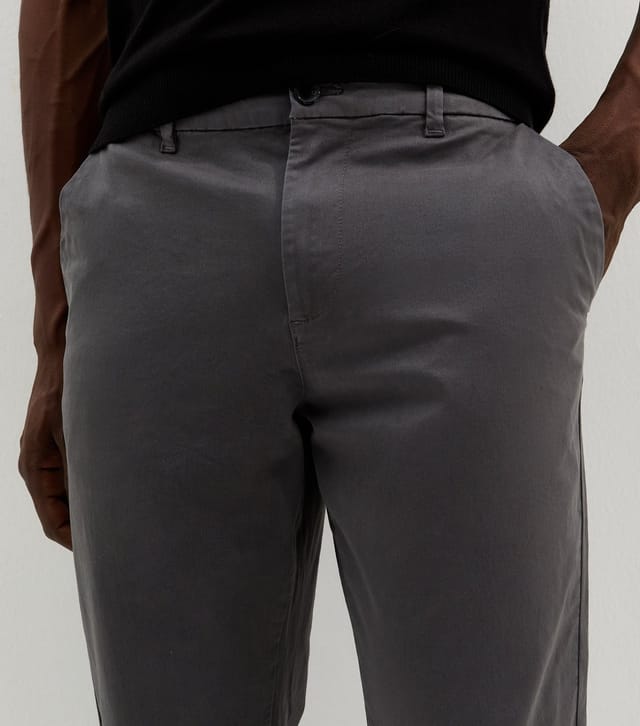 New Look Men's Dark Grey Straight Chino Trousers New Look - 2