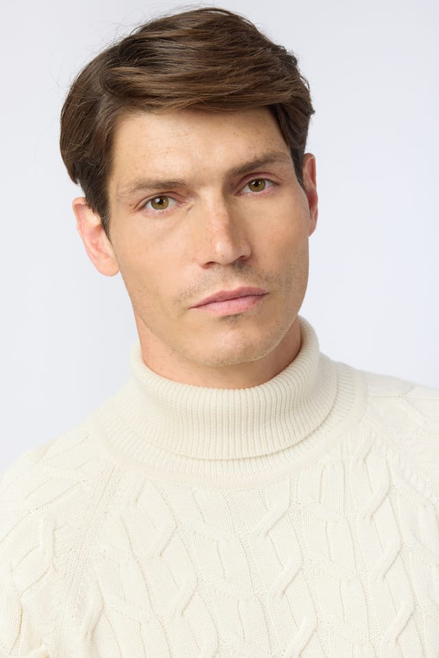 Melka Melka Men's Cable Knit Jumper in Ecru - 3