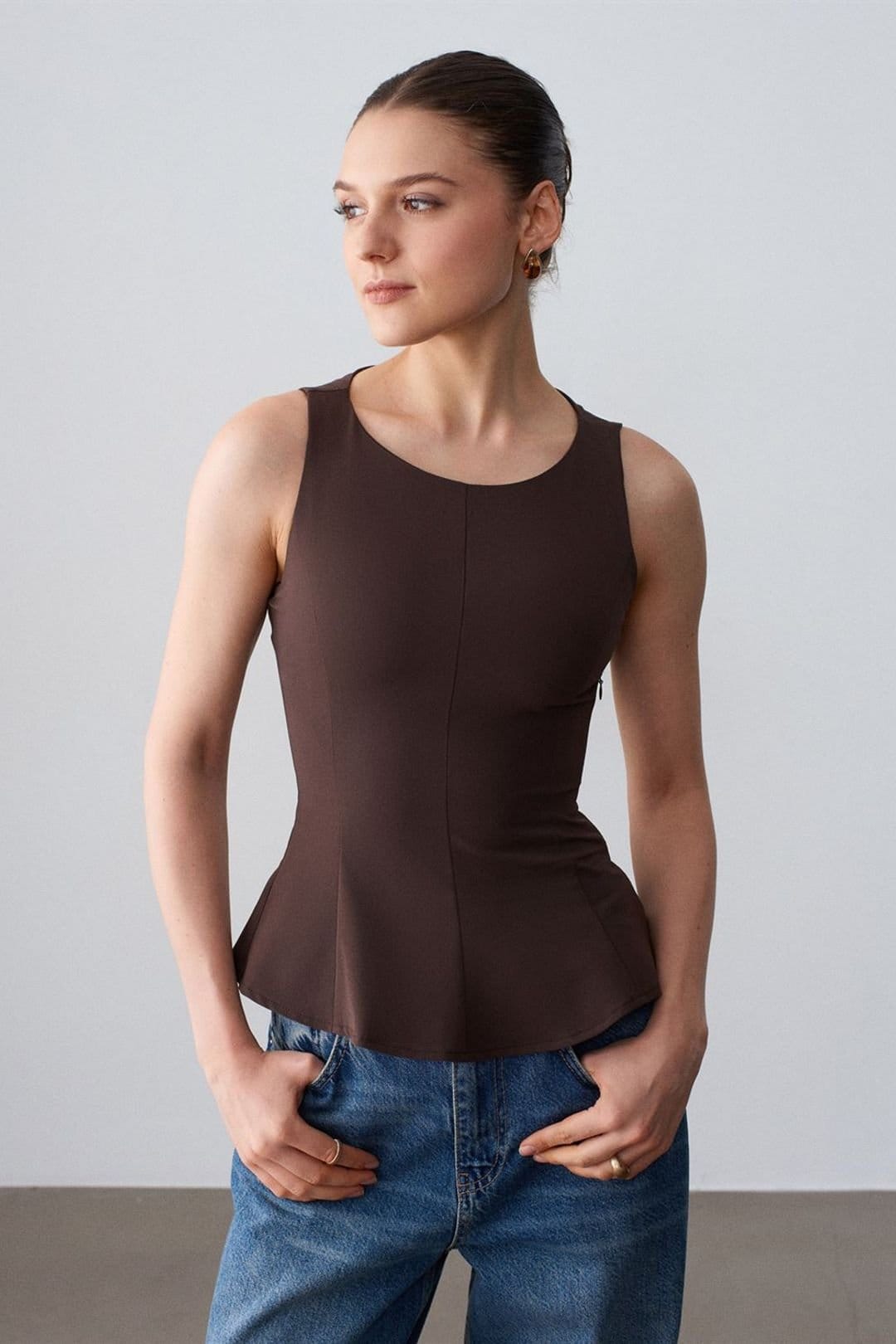 Dilvin Chocolate Fitted Sleeveless Crepe Peplum Blouse