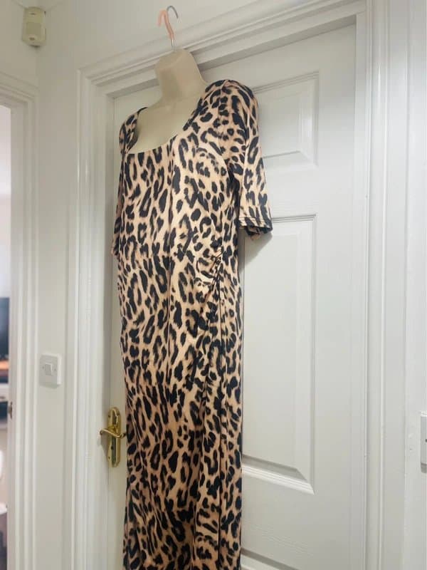 Never Fully Dressed Never Fully  Iris leopard printed maxi dresssize XL