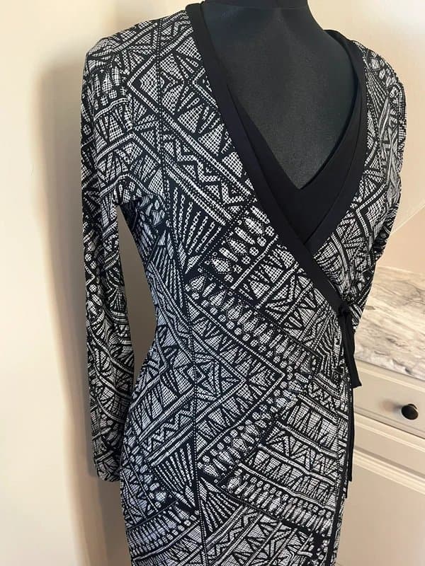 Marks & Spencer Marks & Spencer M&S White Black Geometric Print Summer Tie Wrap Long Sleeve Midi Dress Size 12