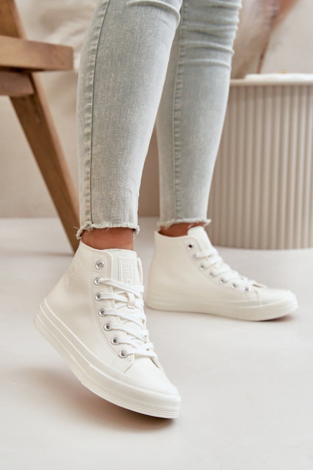 Love Lace Love Lace Women's White Fleece Lined Ankle Sneakers