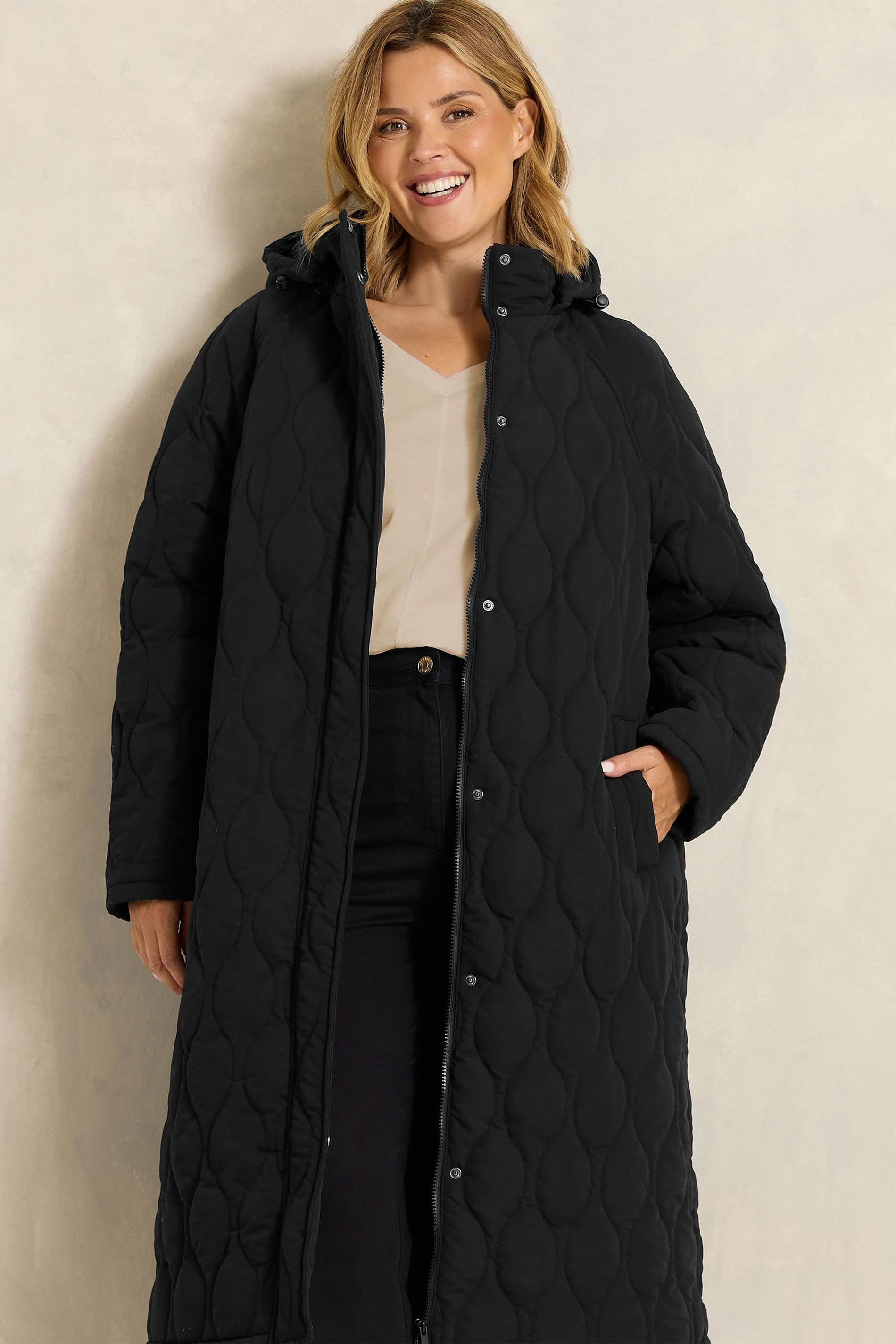 Evans Evans Women's Quilted Longline Coat in Black - 4