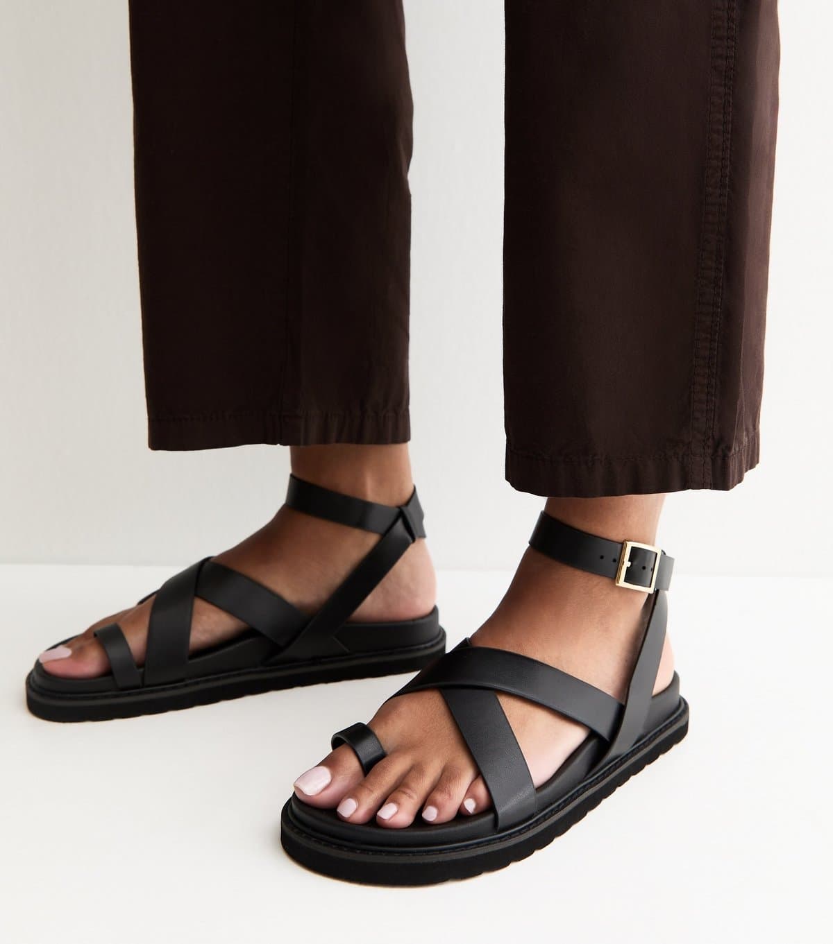 New Look Women's Black Faux Suede Toe Loop Chunky Flat Sandals Vegan New Look