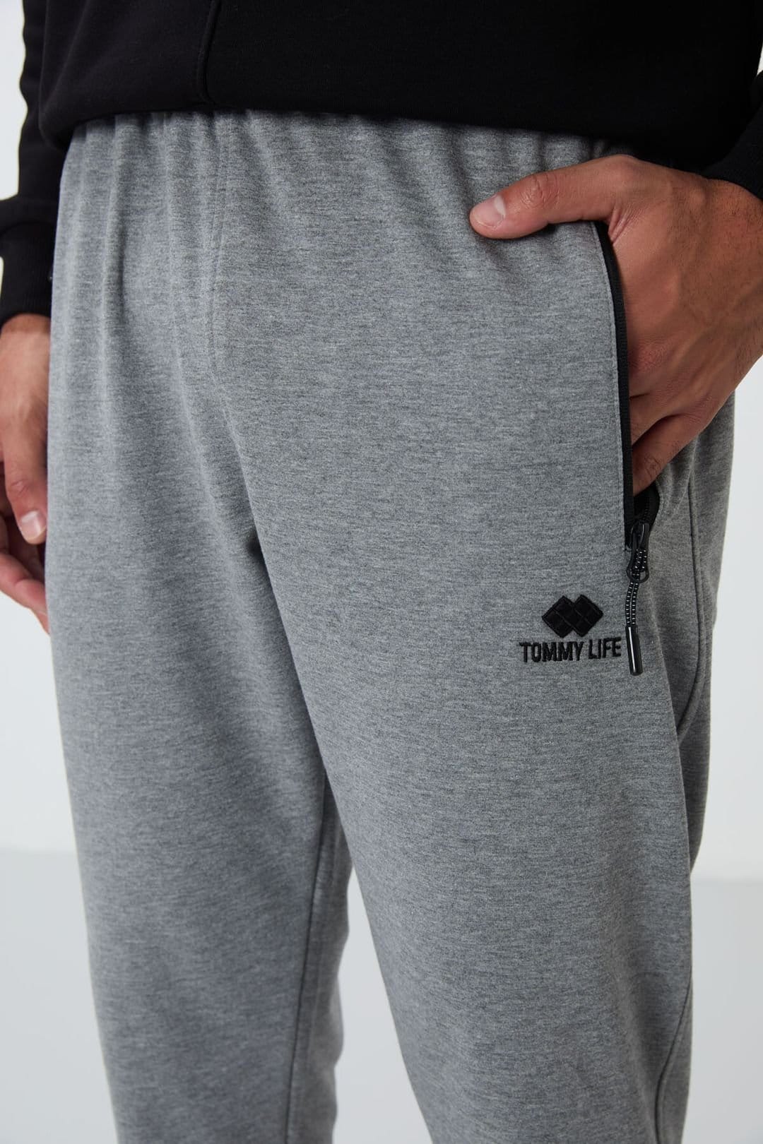 Tommy Life Tommy Life Men's Jogger Sweatpants With Zip Pocket in Grey - 4