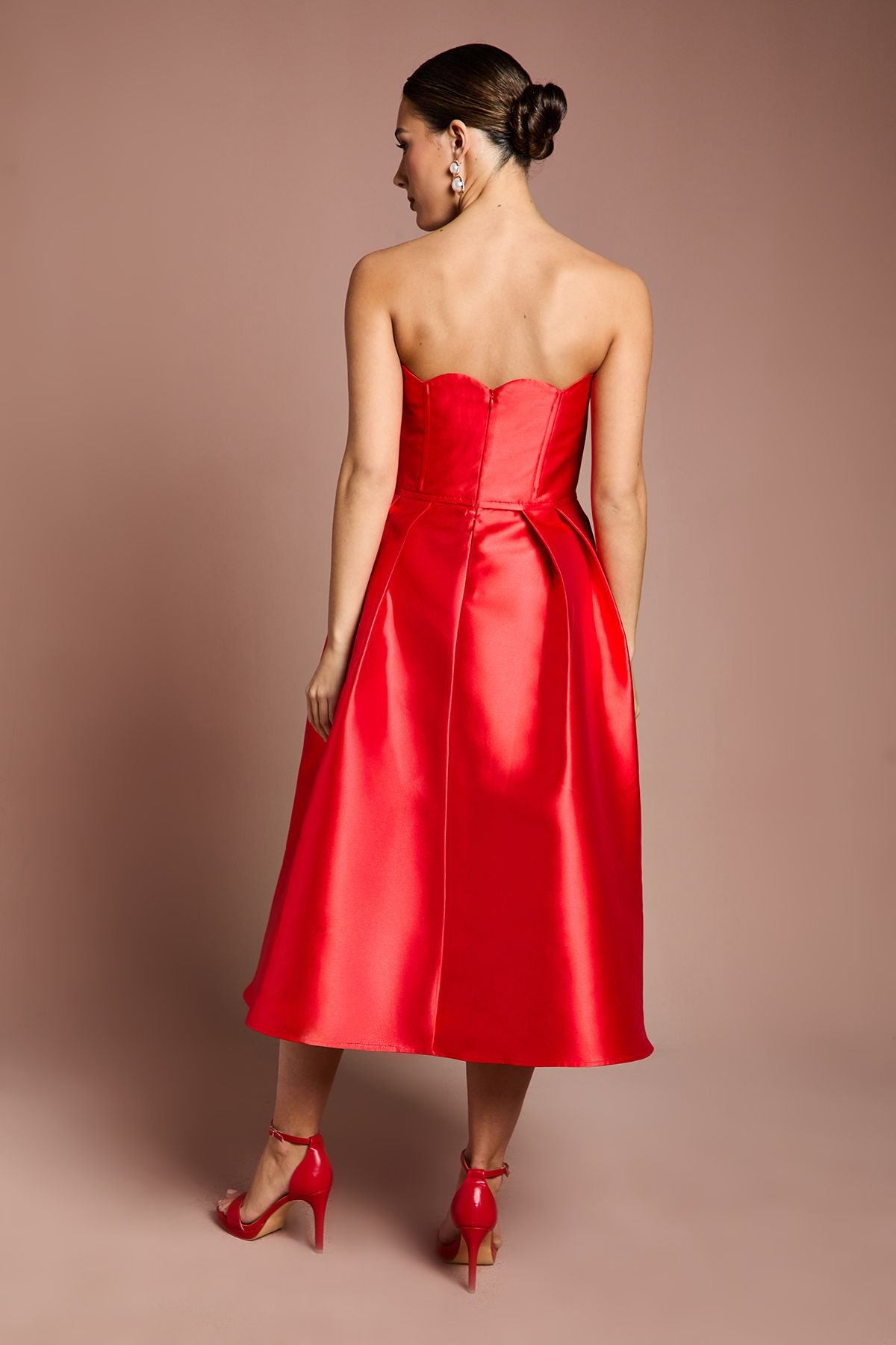 Coast Coast Women's Scalloped Strapless Midi Dress in Red - 3