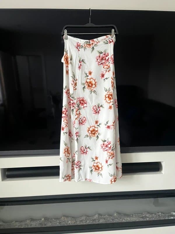 New Look New look wrap long skirt size 8 holiday summer wedding