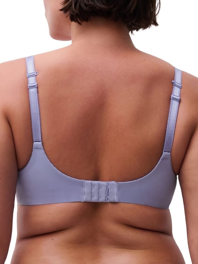 Chantelle Chantelle Women's Norah Chic Plunge T-Shirt Bra in Purple - 2
