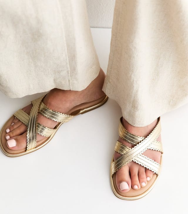 New Look Women's Wide Fit Gold Faux Leather Scalloped Flat Mules Vegan New Look - 2