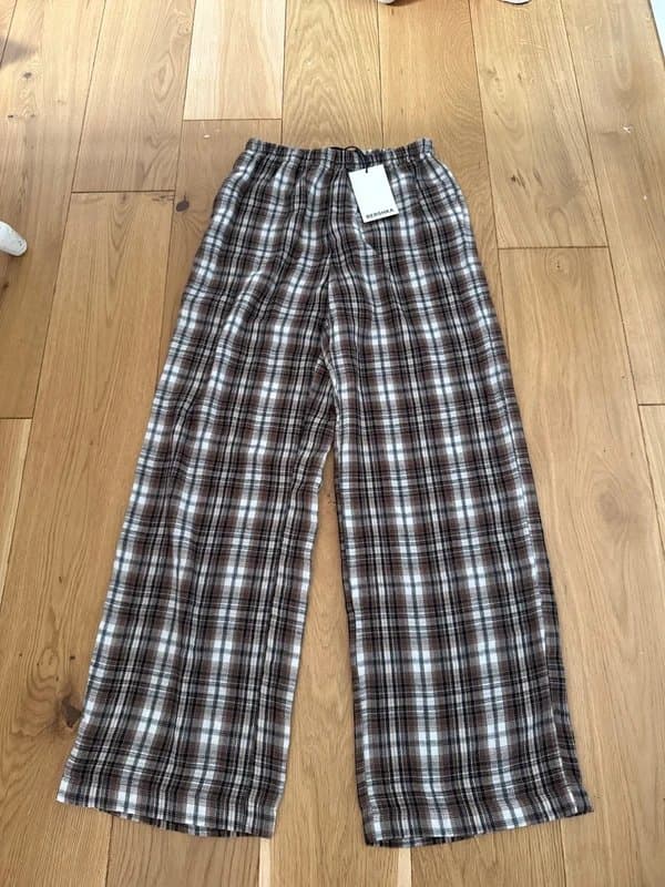 Bershka Bershka brown check trousers size small wide leg baggy