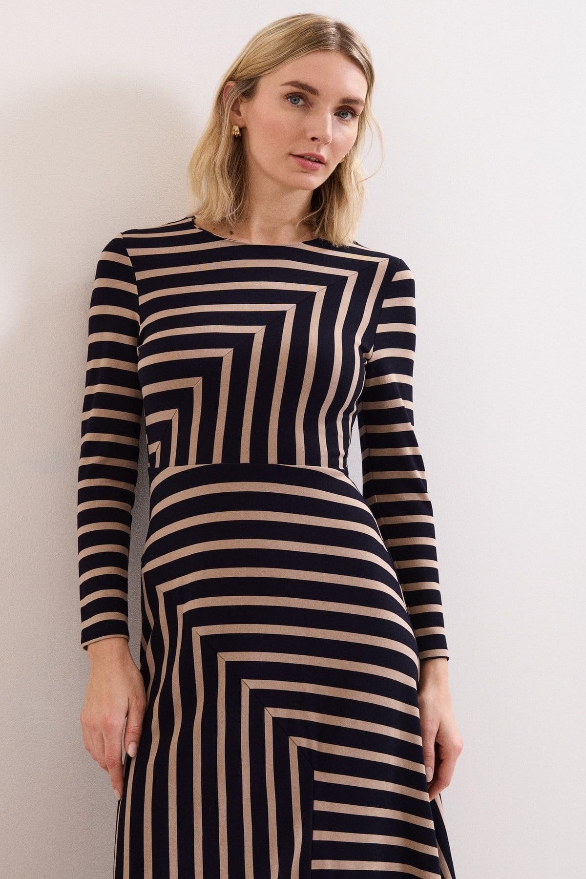 Phase Eight Phase Eight Women's Mia Stripe Long Sleeve Midi Dress - 4