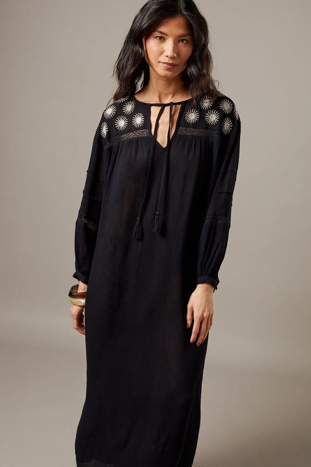 Warehouse Warehouse Women's Cheesecloth Embroidered Trim Insert Midi Smock Dress in Black - 2