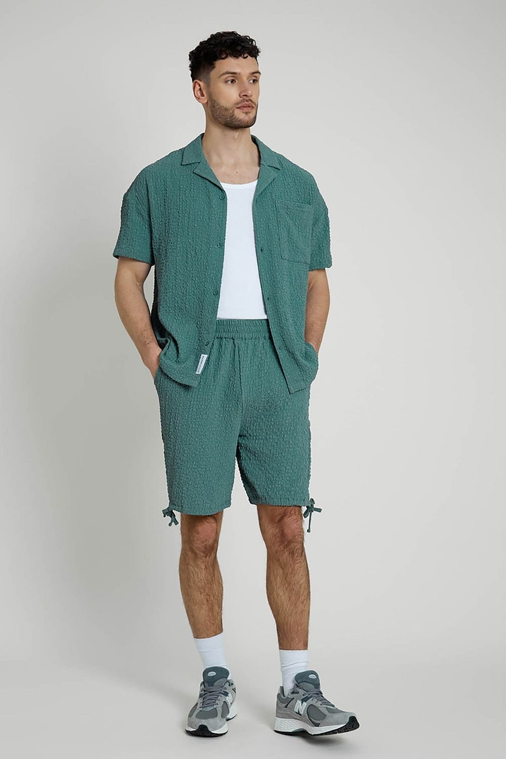 Native Youth Native Youth Men's Short Sleeve Lightweight Seersucker Relaxed Shirt in Green - 4