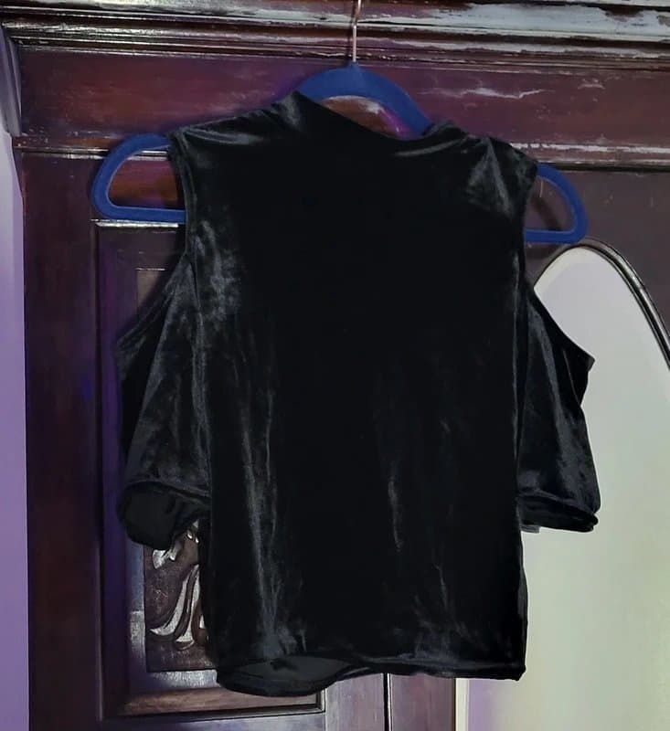 New Look Cropped velvet top
