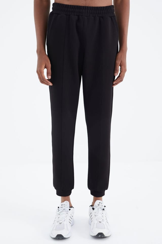 Tommy Life Tommy Life Men's Regular-Fit 3-Thread Fleece Sweatpants in Black - 2