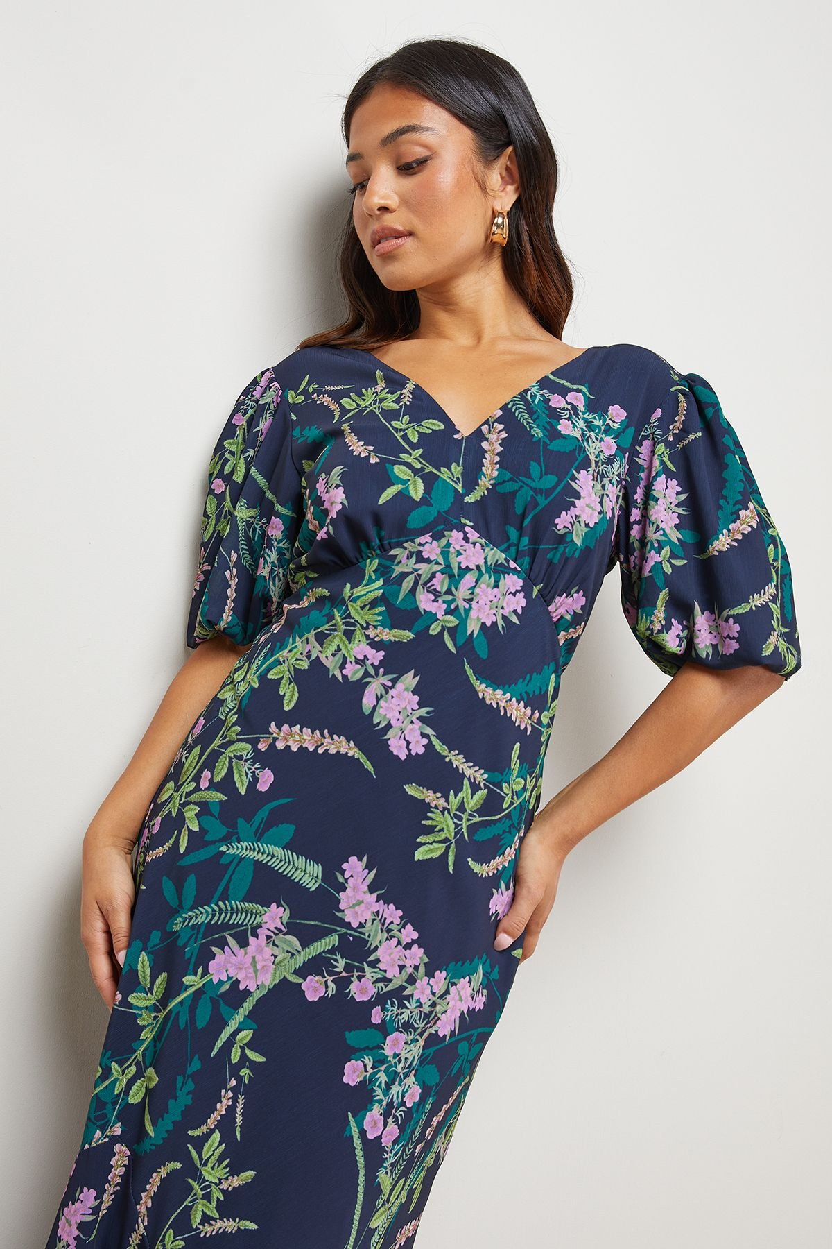 Oasis Oasis Women's Petite Printed Chiffon Puff Sleeve Fishtail Midaxi Dress in Navy - 4