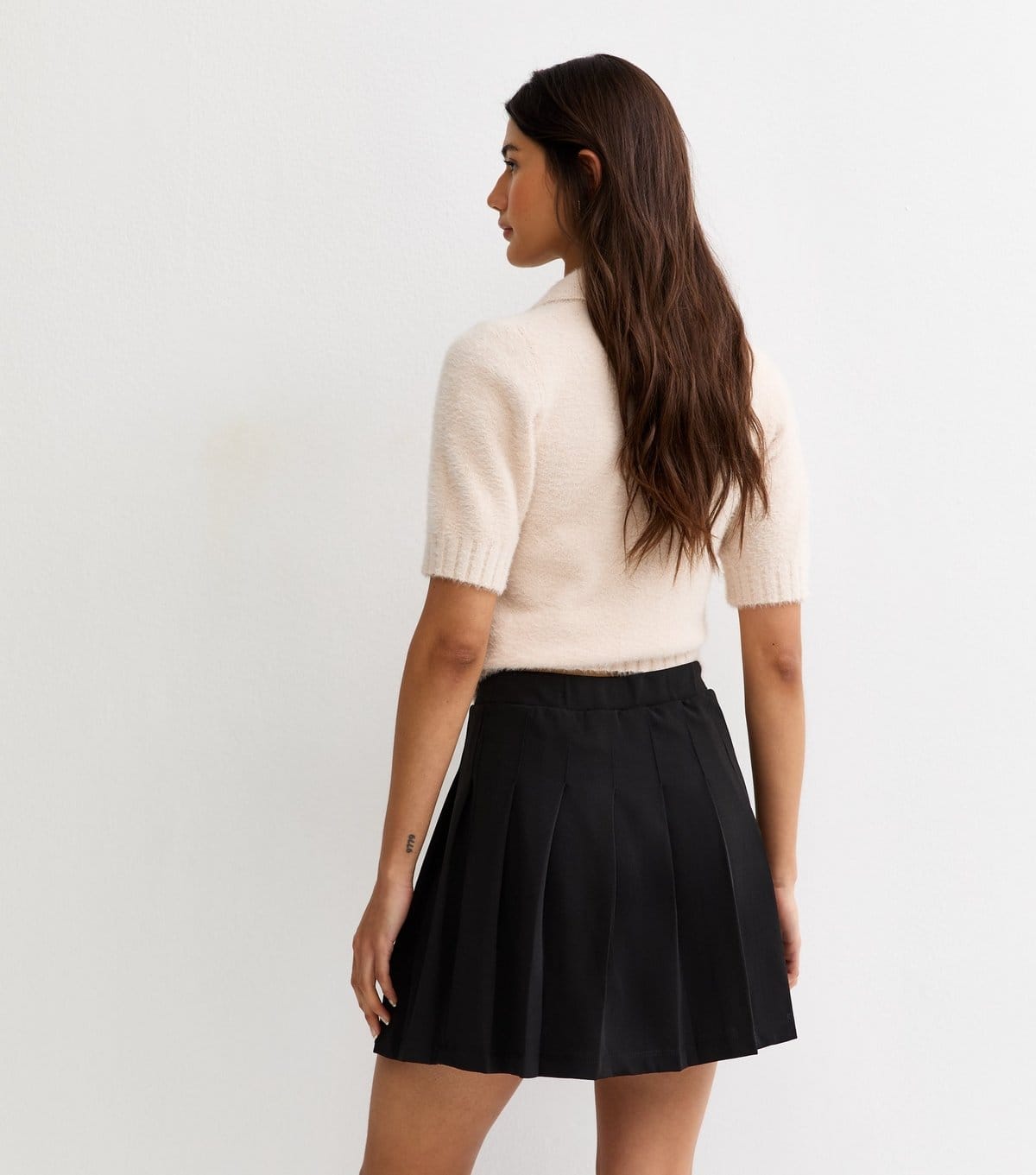 New Look Women's Black Pleated Crepe Mini Skirt New Look - 4